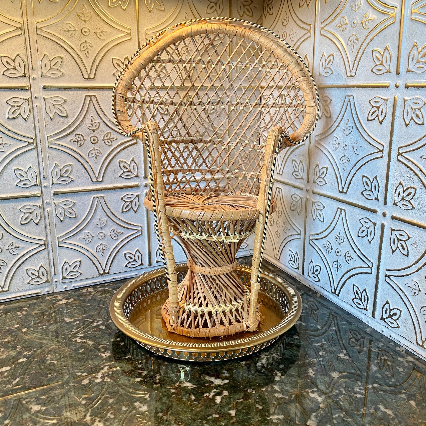 Mini Peacok Chair/Pot Holder