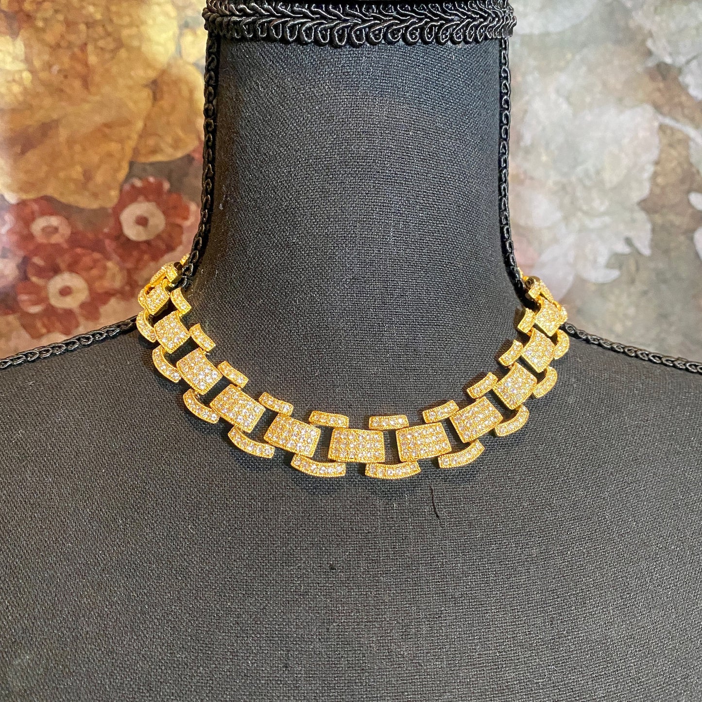 Rhinestone Curb Necklace
